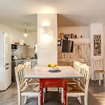 Trullo Limone By Trullicervarolo * Ostuni