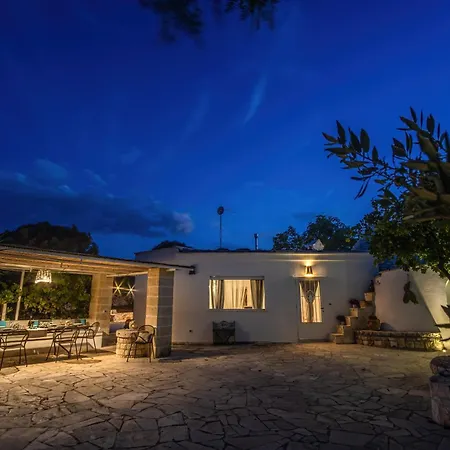 Trullo Limone By Trullicervarolo * Ostuni