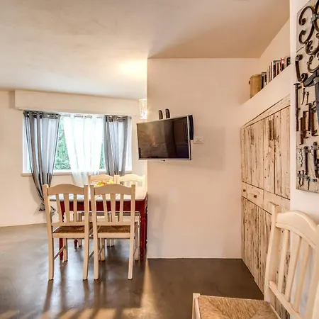 Trullo Limone By Trullicervarolo